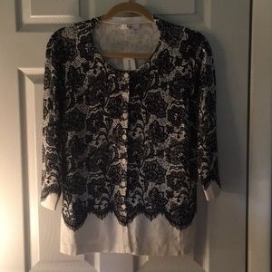 A beautiful pullover black and white!